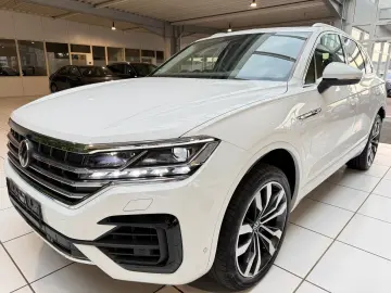 VW Touareg 3.0 Elegance 4M R-Line Pano 360 StHeizun