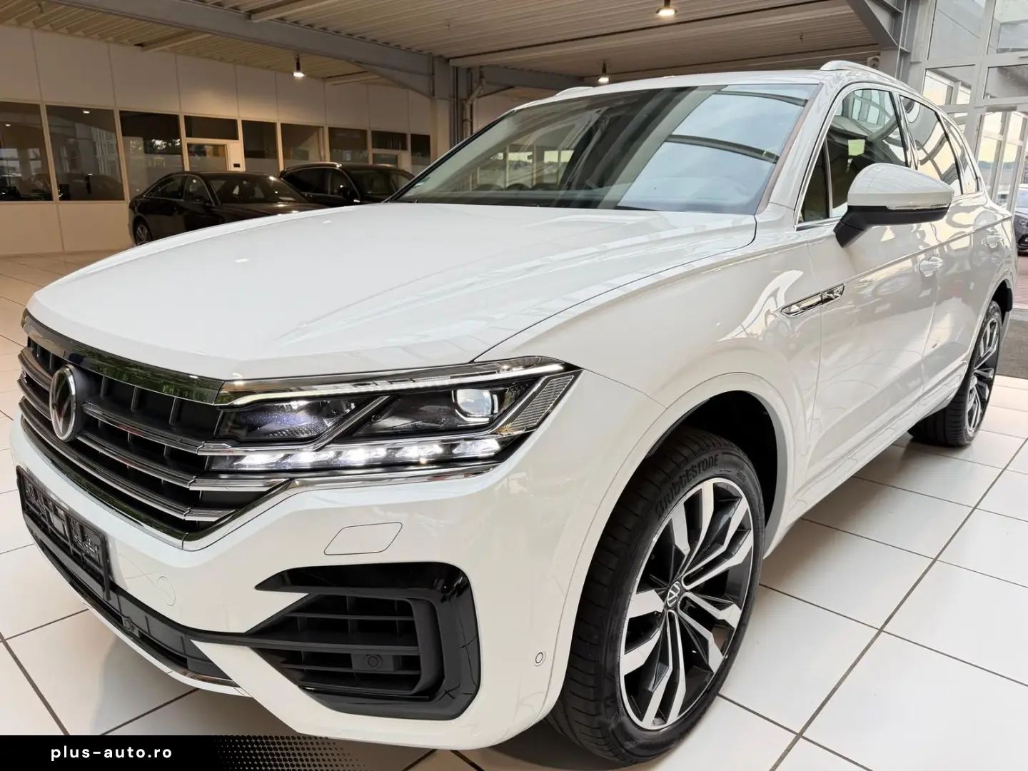 VW Touareg 3.0 Elegance 4M R-Line Pano 360 StHeizun