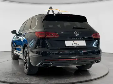 VW Touareg R-Line 4M STANDH PANO ACC AHK MATRIX