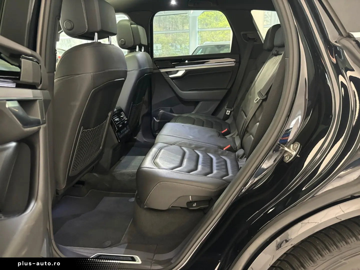 VW Touareg R-Line 4M STANDH PANO ACC AHK MATRIX