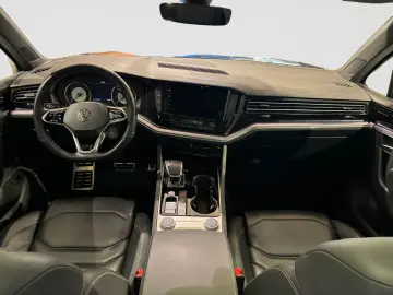 VW Touareg R-Line 4M STANDH PANO ACC AHK MATRIX