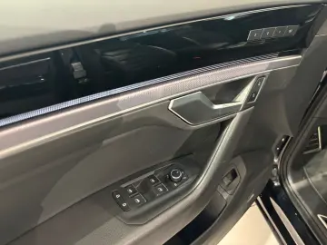 VW Touareg R-Line 4M STANDH PANO ACC AHK MATRIX