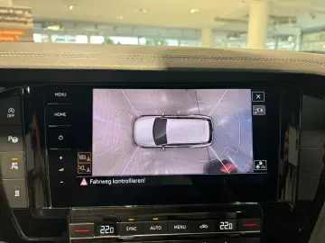 VW Touareg R-Line 4M STANDH PANO ACC AHK MATRIX