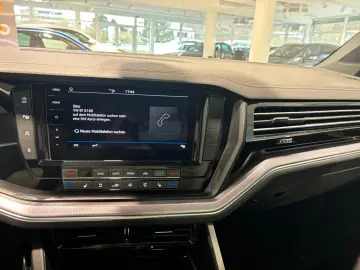 VW Touareg R-Line 4M STANDH PANO ACC AHK MATRIX