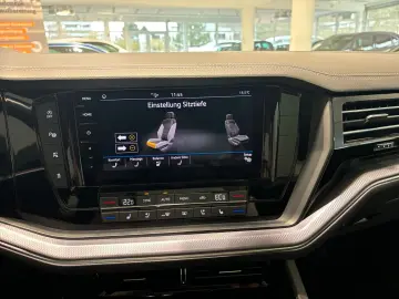VW Touareg R-Line 4M STANDH PANO ACC AHK MATRIX