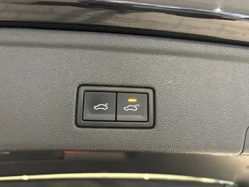 VW Touareg R-Line 4M STANDH PANO ACC AHK MATRIX