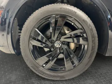 VW Touareg R-Line 4M STANDH PANO ACC AHK MATRIX