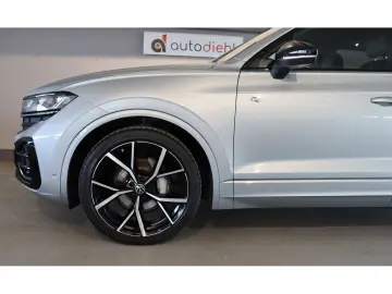 VW Touareg 3.0 TDI 4M R-Line STHZ AHK PANO