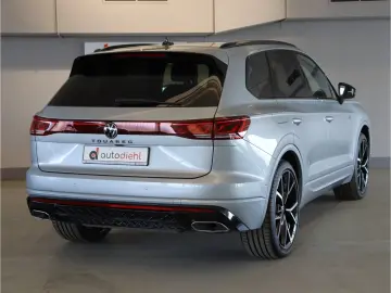 VW Touareg 3.0 TDI 4M R-Line STHZ AHK PANO
