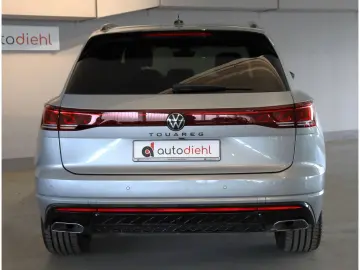 VW Touareg 3.0 TDI 4M R-Line STHZ AHK PANO
