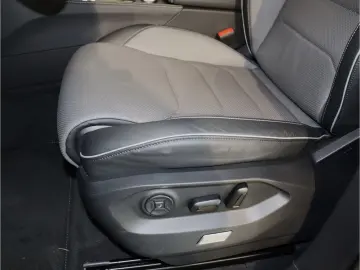 VW Touareg 3.0 TDI 4M R-Line STHZ AHK PANO