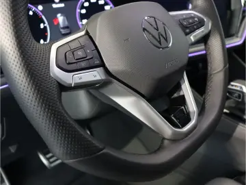 VW Touareg 3.0 TDI 4M R-Line STHZ AHK PANO