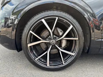 VW Touareg R-Line 3.0TDI 4M BLACK LUFTF PANO MATRIX