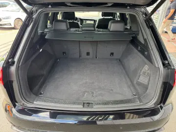 VW Touareg R-Line 3.0TDI 4M BLACK LUFTF PANO MATRIX