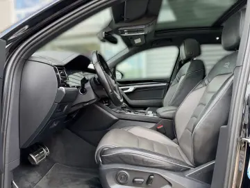 VW Touareg R-Line 3.0TDI 4M BLACK LUFTF PANO MATRIX