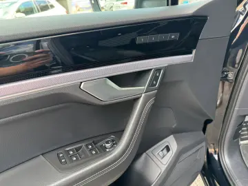 VW Touareg R-Line 3.0TDI 4M BLACK LUFTF PANO MATRIX