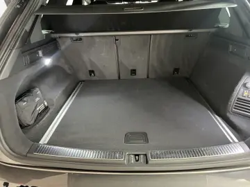 VW Touareg 3.0 TDI R-Line 4M AHK Pano Matrix LM 22