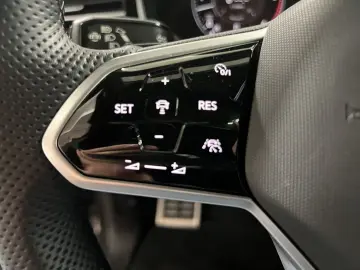 VW Touareg 3.0 TDI R-Line 4M AHK Pano Matrix LM 22