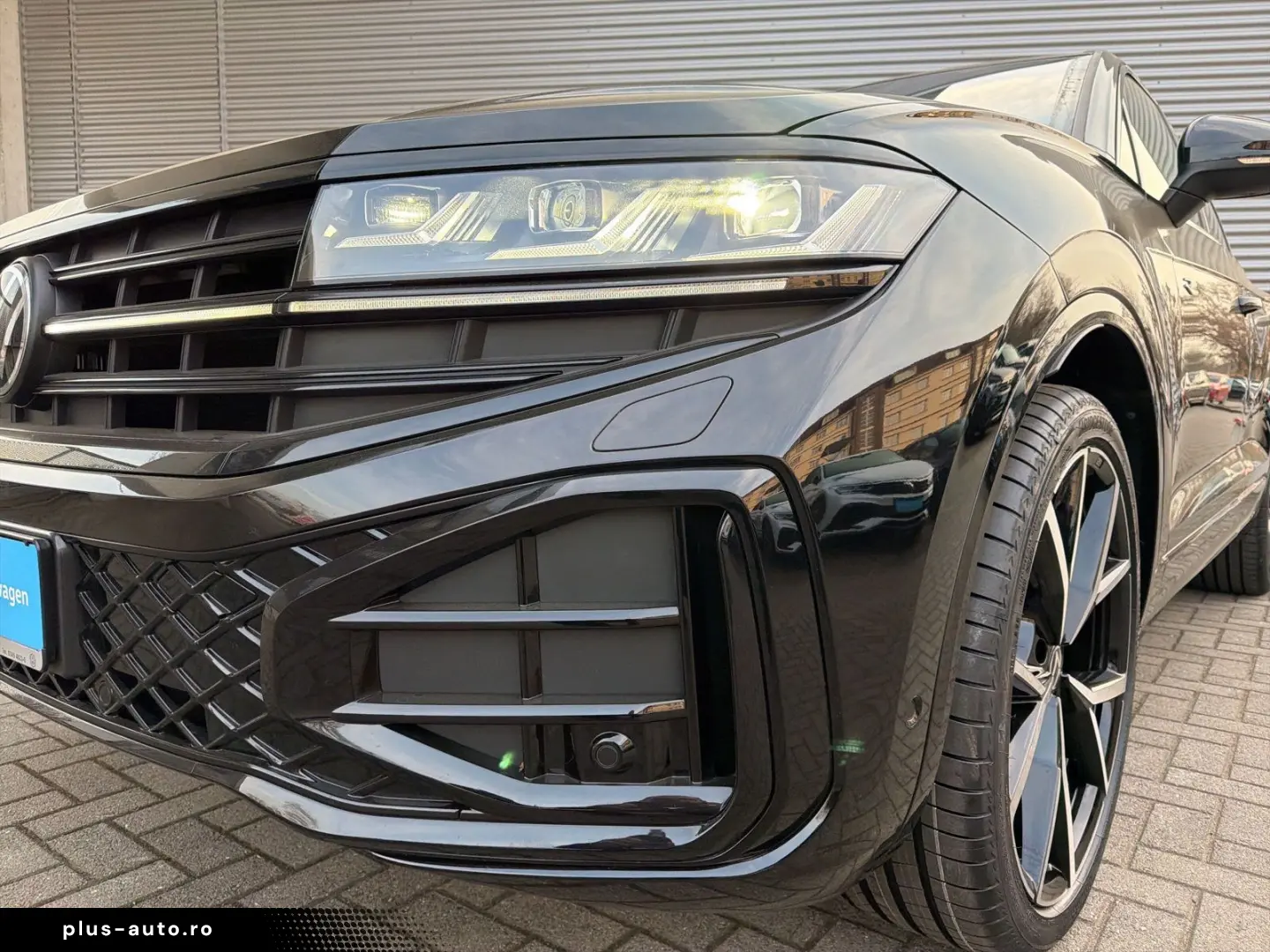 VW Touareg 3.0 TDI 4M R-Line PANO STANDHZG AHK 22