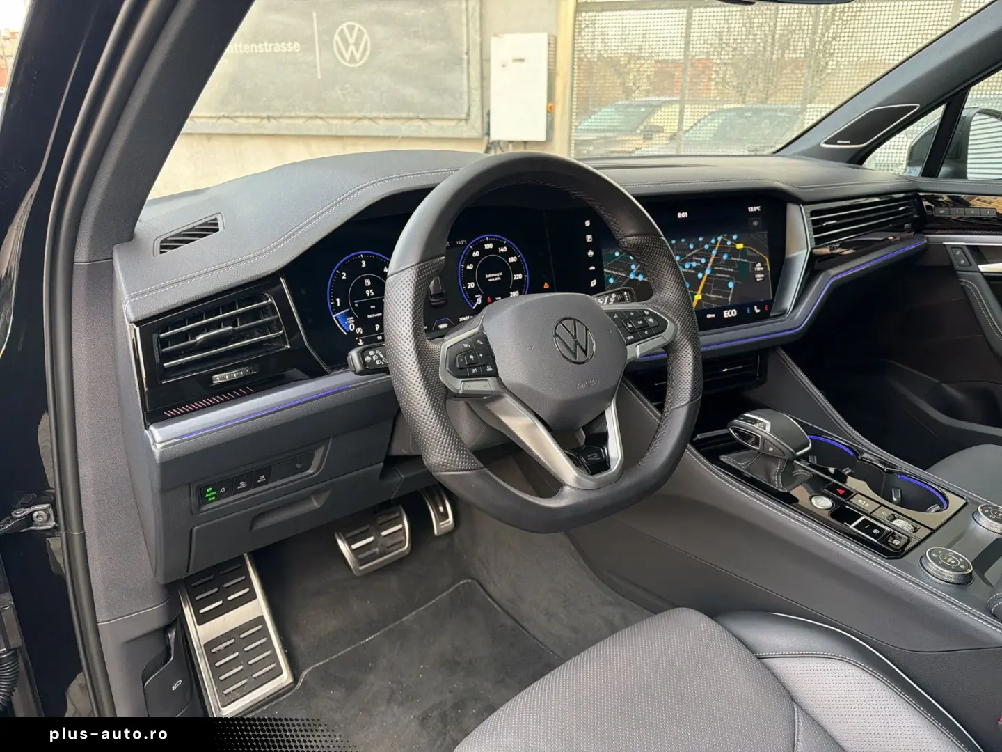 VW Touareg 3.0 TDI 4M R-Line PANO STANDHZG AHK 22