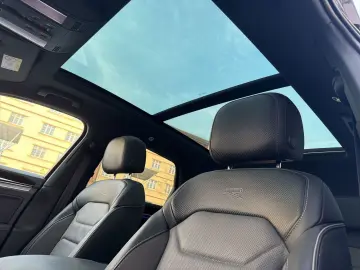VW Touareg 3.0 TDI 4M R-Line PANO STANDHZG AHK 22