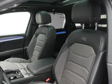 VW Touareg R-Line 3.0 TSI 22  Matrix STHZ Pano Luft