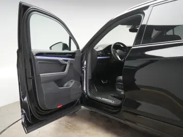 VW Touareg R-Line 3.0 TSI 22  Matrix STHZ Pano Luft