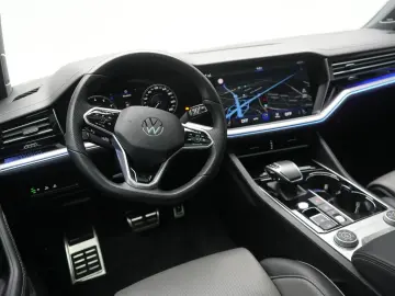 VW Touareg R-Line 3.0 TSI 22  Matrix STHZ Pano Luft