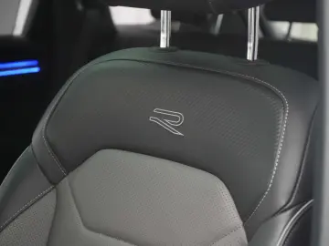 VW Touareg R-Line 3.0 TSI 22  Matrix STHZ Pano Luft