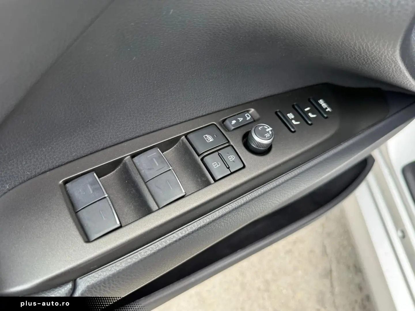 Toyota Camry Exclusive 2.5 Hybrid