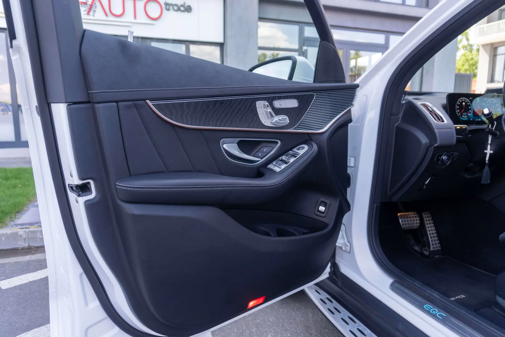 Mercedes Benz EQC 400_4Matic_AMG