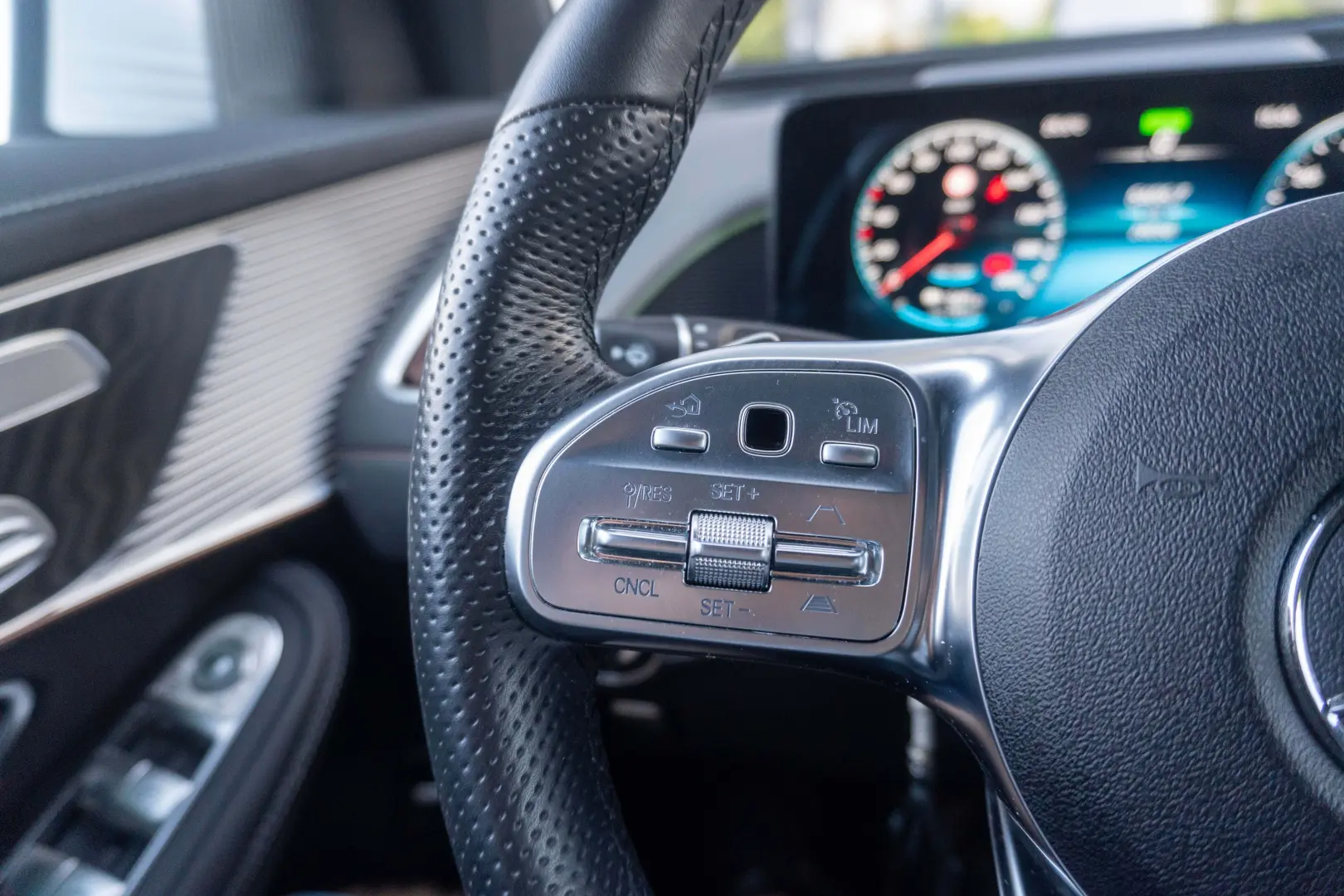 Mercedes Benz EQC 400_4Matic_AMG