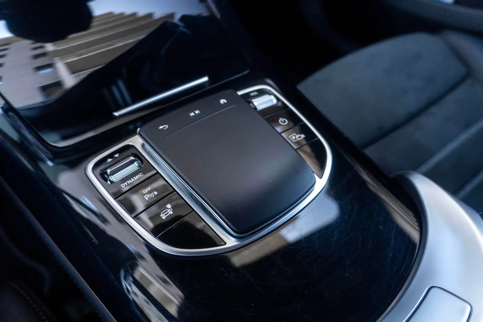 Mercedes Benz EQC 400_4Matic_AMG