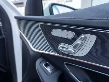 Mercedes Benz EQC 400_4Matic_AMG