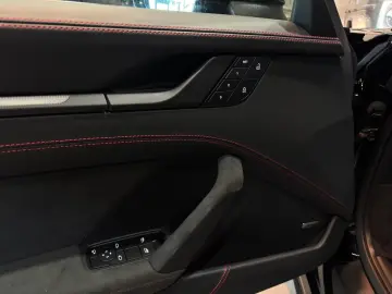 Porsche Carrera GTS