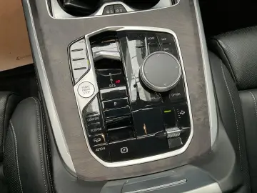 BMW X7 xDrive 40d M Sportpaket Pano HUD Luftfederung