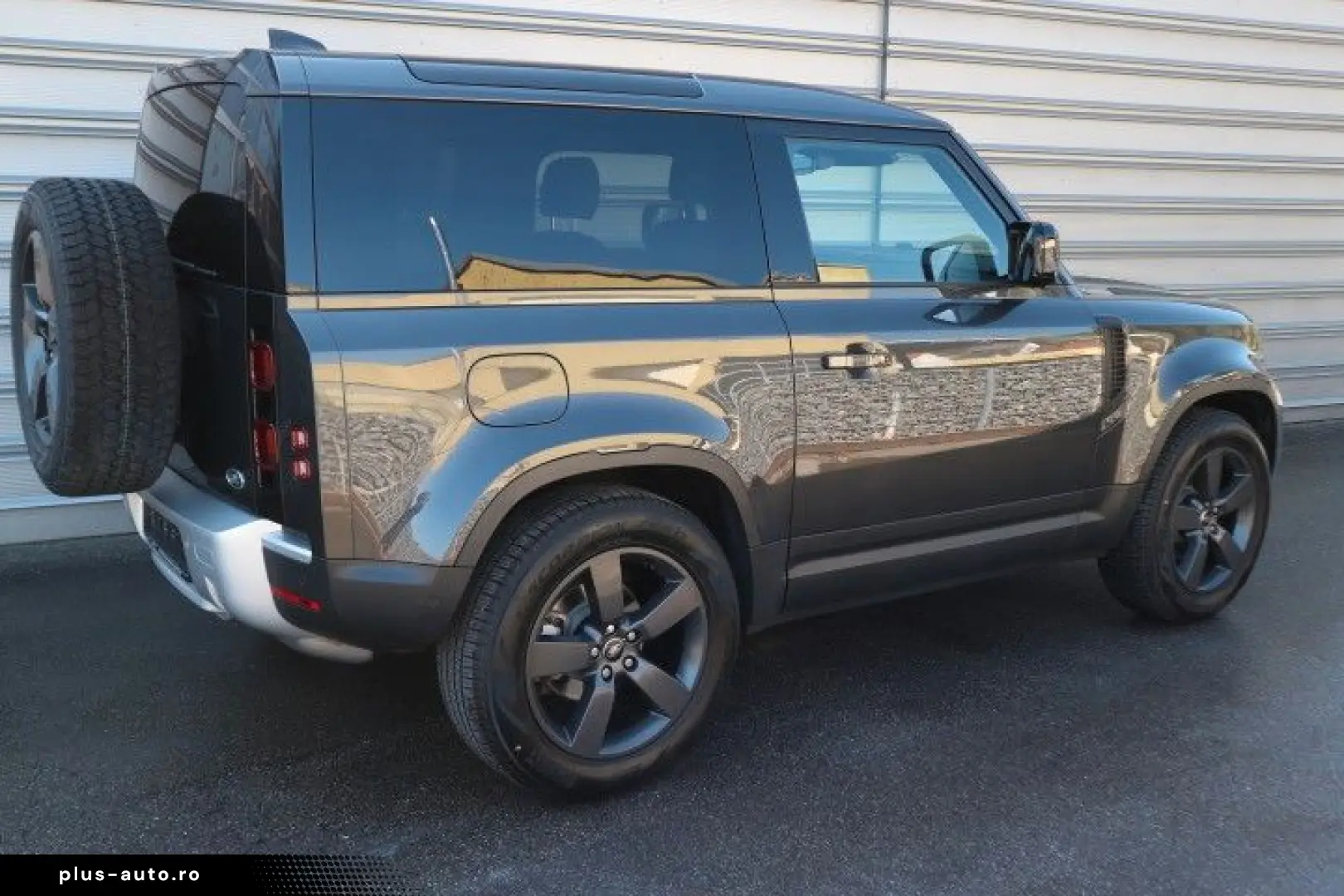 LAND ROVER Defender 90 X-Dynamic SE