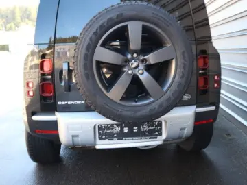 LAND ROVER Defender 90 X-Dynamic SE