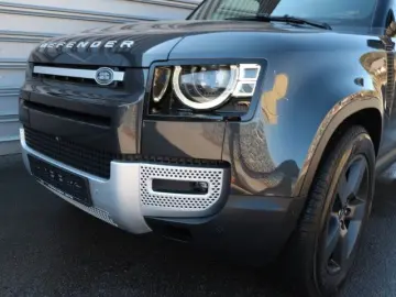 LAND ROVER Defender 90 X-Dynamic SE