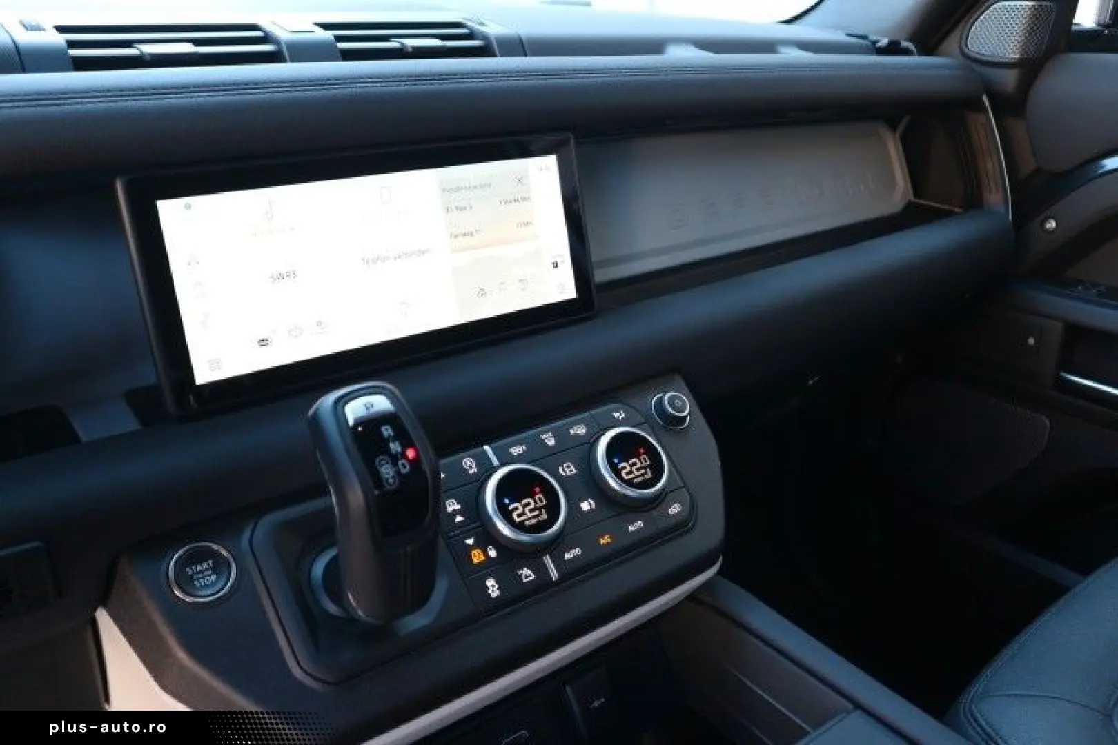 LAND ROVER Defender 90 X-Dynamic SE