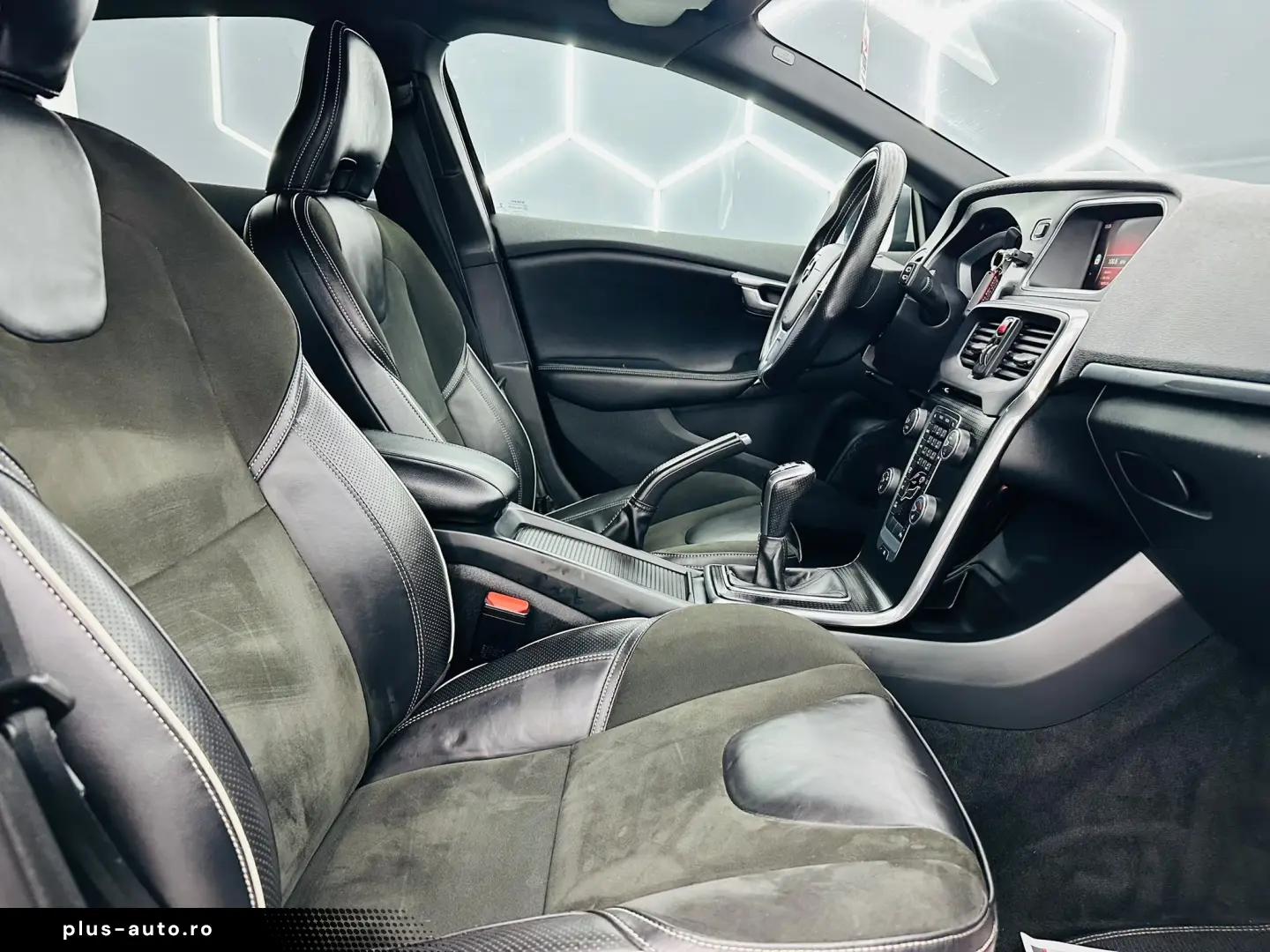 VOLVO V40 2017 2.0D E6 Garantie 12 Luni Rate Avans 0 Doar Cu