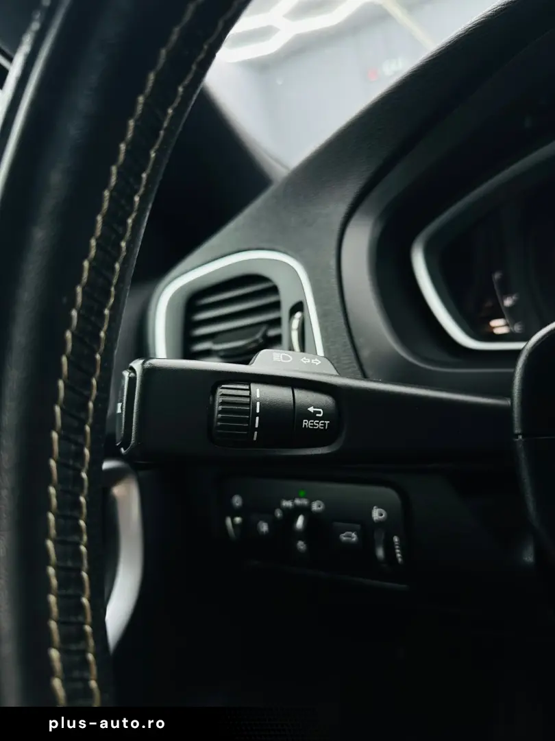 VOLVO V40 2017 2.0D E6 Garantie 12 Luni Rate Avans 0 Doar Cu