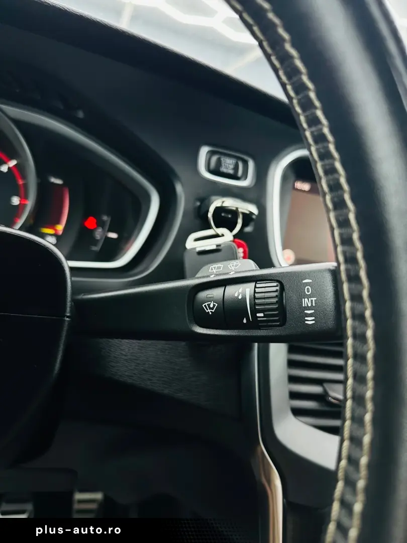 VOLVO V40 2017 2.0D E6 Garantie 12 Luni Rate Avans 0 Doar Cu