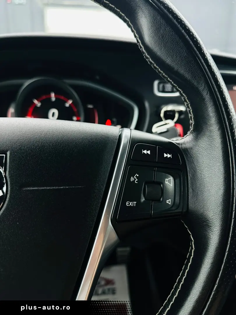 VOLVO V40 2017 2.0D E6 Garantie 12 Luni Rate Avans 0 Doar Cu