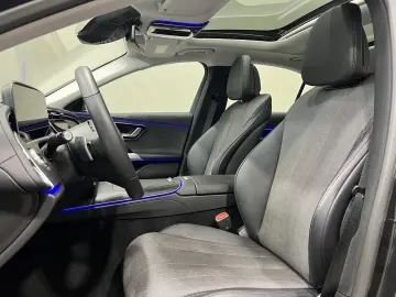 MERCEDES-BENZ E 220 d Avantgarde Advanced Pano Distr…