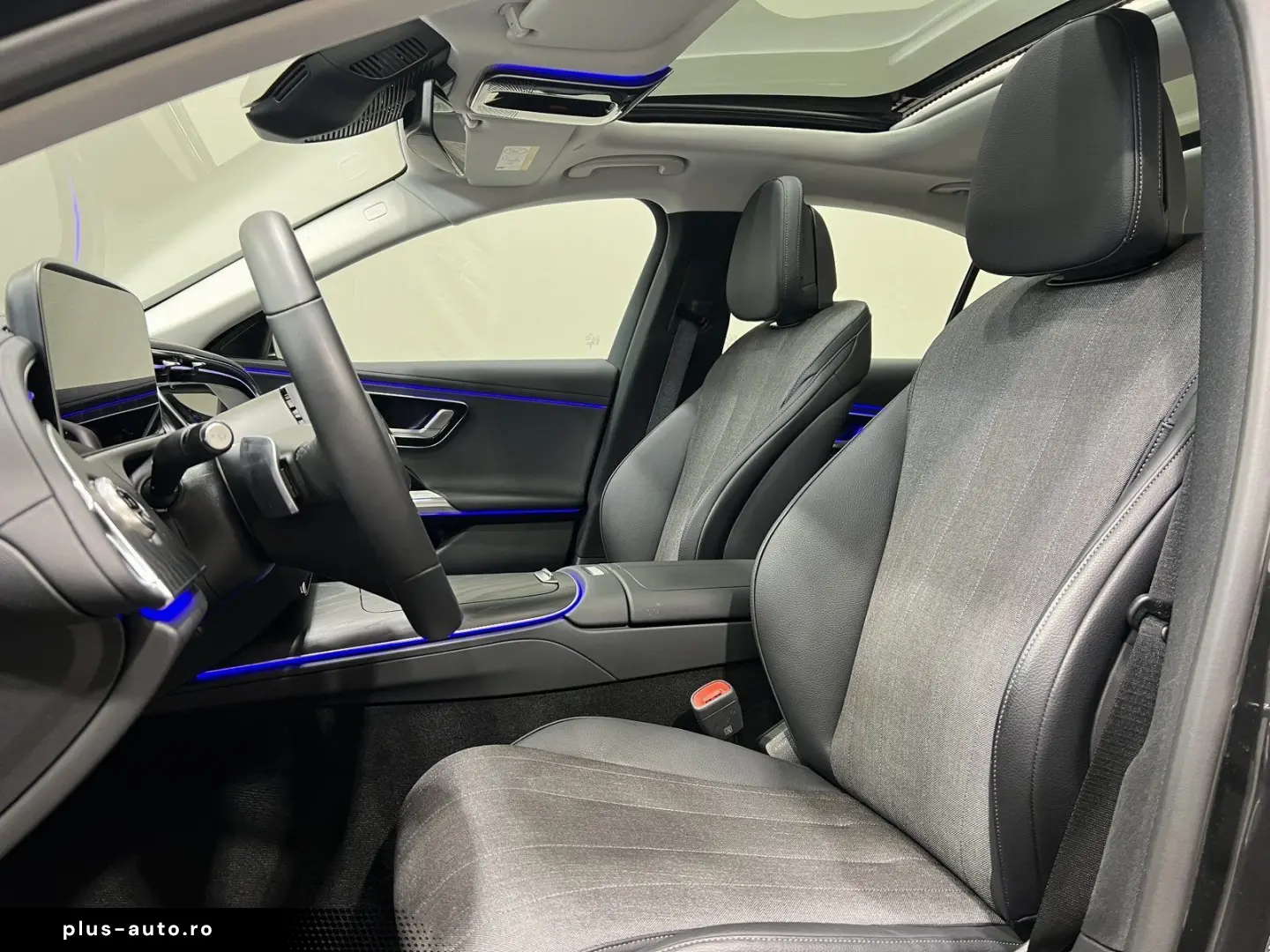 MERCEDES-BENZ E 220 d Avantgarde Advanced Pano Distr&hellip;