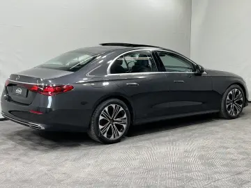MERCEDES-BENZ E 220 d Avantgarde Advanced Pano Distr…