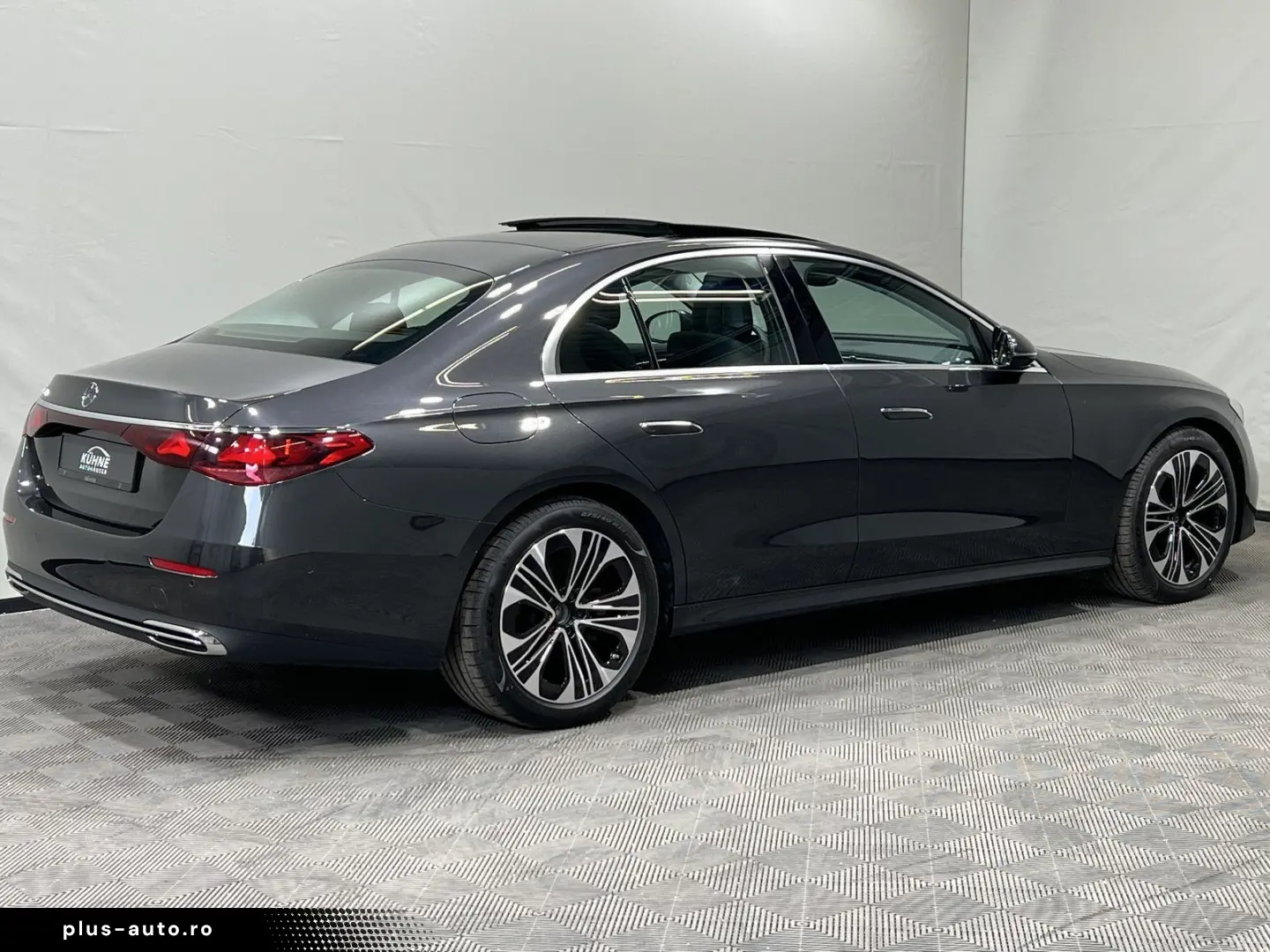 MERCEDES-BENZ E 220 d Avantgarde Advanced Pano Distr&hellip;