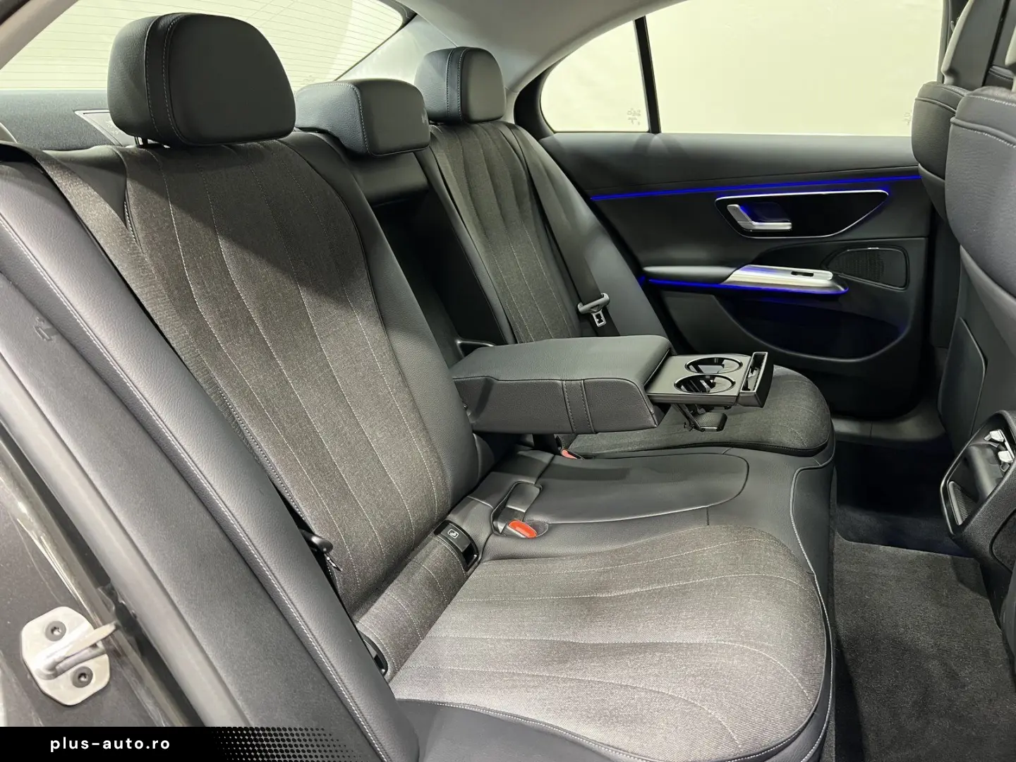 MERCEDES-BENZ E 220 d Avantgarde Advanced Pano Distr&hellip;