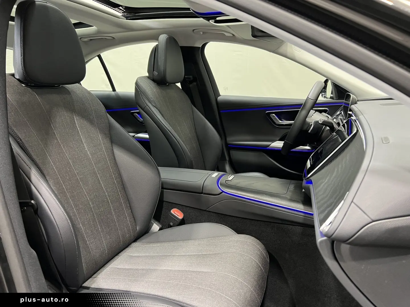MERCEDES-BENZ E 220 d Avantgarde Advanced Pano Distr&hellip;
